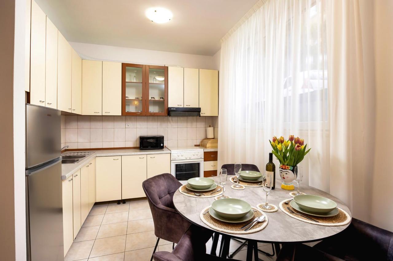 Nivi Apartment Сплит Екстериор снимка